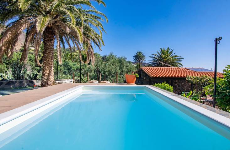 Casa de vacaciones para 4 personas, con jardín además de terraza y piscina - 1