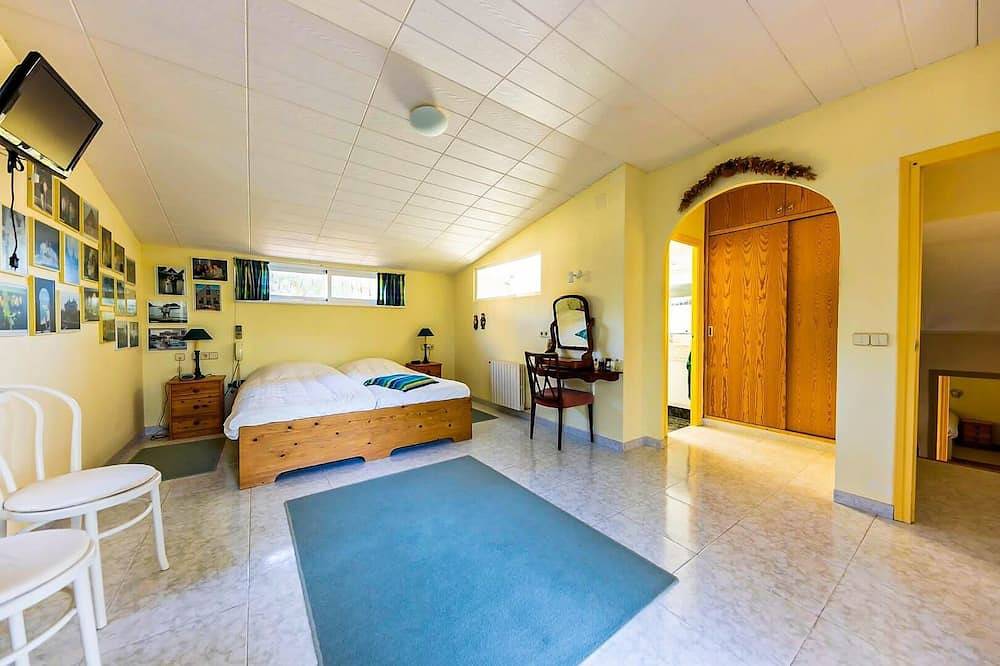 Club Villamar - Descubre la tranquilidad de una villa vacacional perfecta, ubicada a 15 km de la ... in Llagostera, Costa Brava