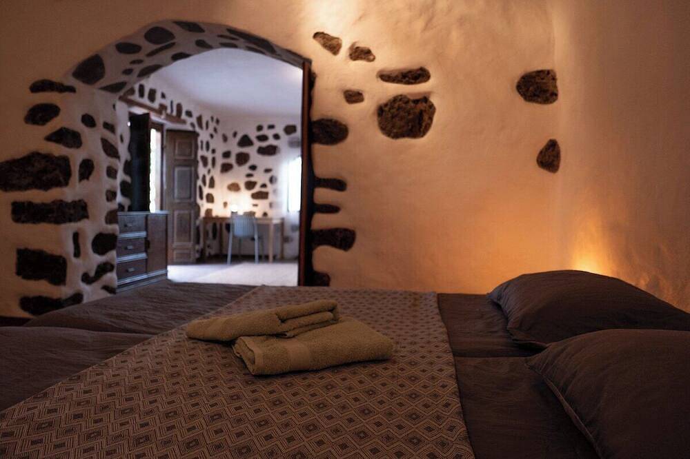 Co-Living at Casa Cocolores in Villaverde, La Oliva