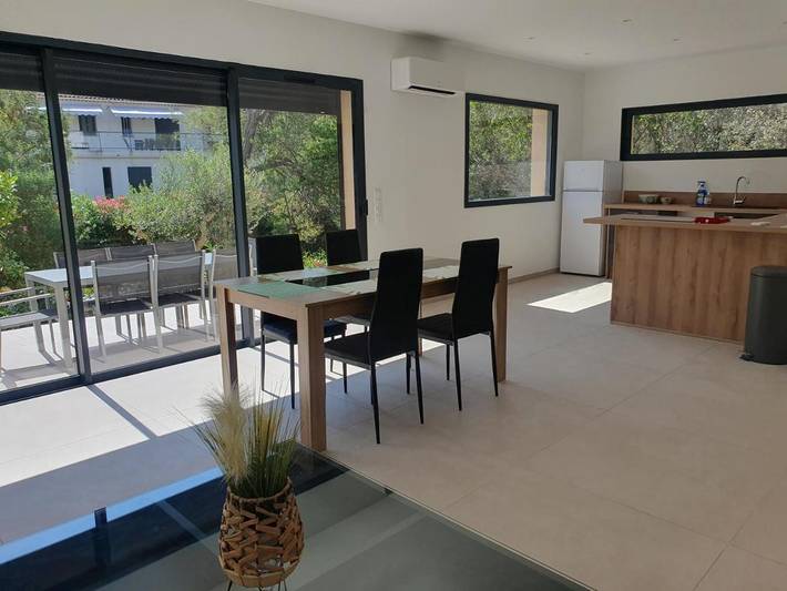 Villa pour 8 personnes, avec terrasse, animaux acceptés dans Boulouris - 2