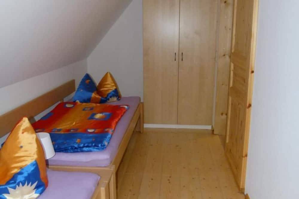 Ferienwohnung (Dg) - Altes Pfarrhaus Rappin in Rappin, Rügen