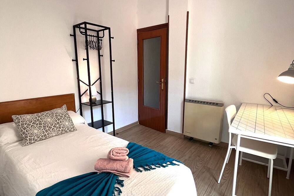 Entire apartment, El Atelier Apartment in Alcalá de Henares, Madrid Province