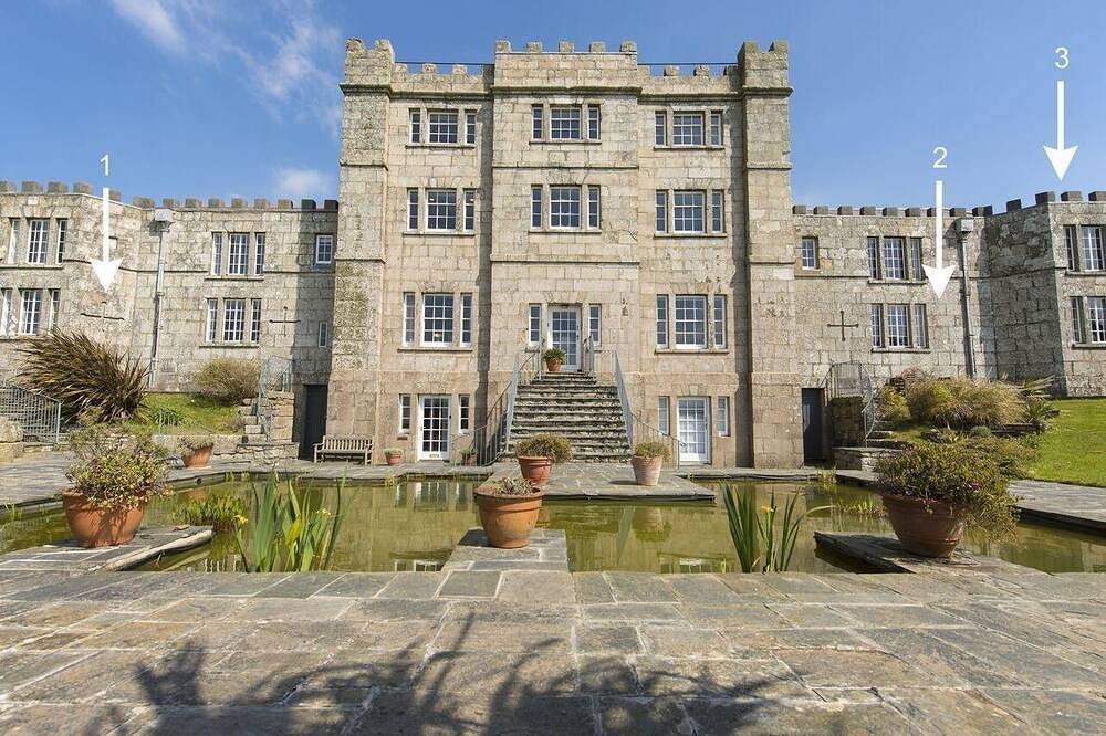 Susannas Apartment, family friendly, with a garden in Rosudgeon in Cornwall