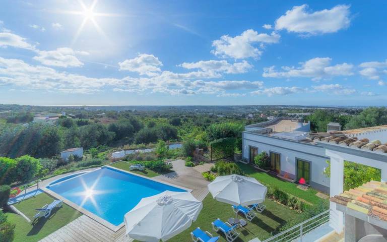 Casa de férias para 6 pessoas, com Terraço e Jardim e ainda Piscina em Estoi