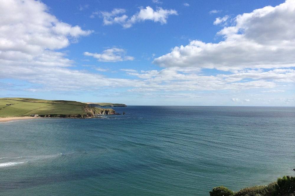 Entire apartment, Luxury Apartment, Magnificent Sea Views, Private Access to Beach, Bigbury-on-Sea in Bigbury-on-Sea, Bigbury on Sea
