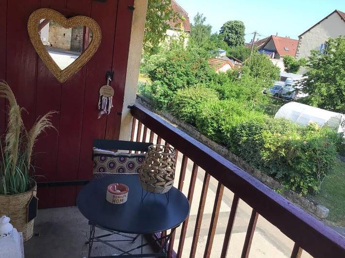 Gîte pour 4 personnes, avec balcon et vue, adapté aux familles à Passenans - 3