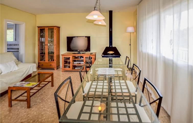 Location de vacances pour 8 personnes, avec jardin ainsi que piscine et terrasse, animaux acceptés à Maçanet de la Selva - 4