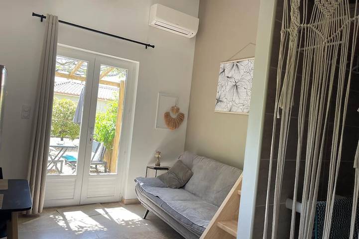 Appartement entier, Studio dans les pins et Piscine in Alès, Parc national des Cévennes