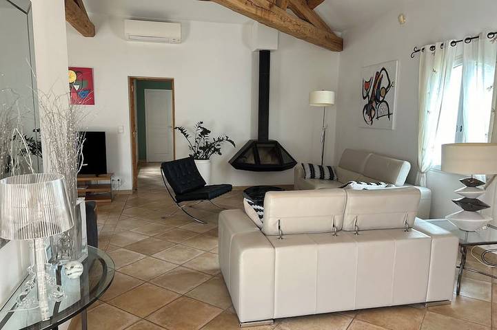 Location de vacances pour 6 personnes, avec terrasse et jardin à Moussac - 3