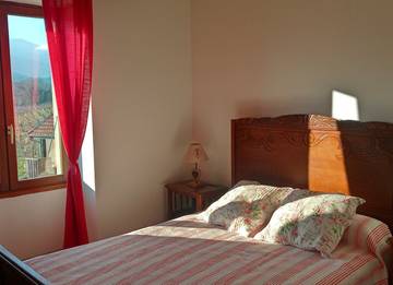 Gîte pour 2 personnes, avec balcon et jardin à Les Marches