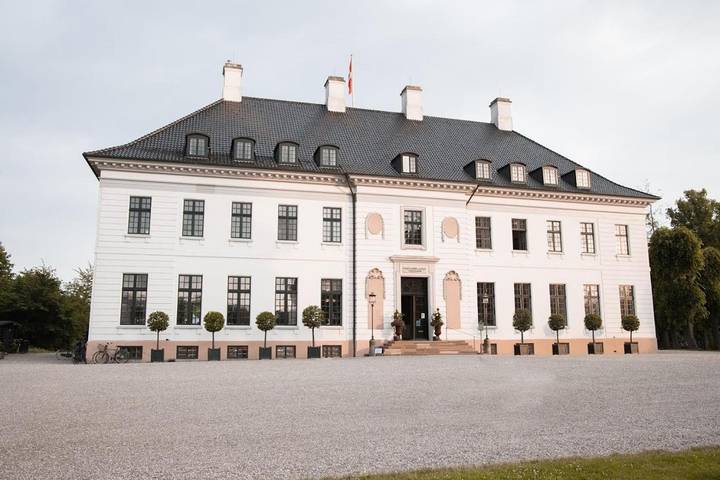 Hotel, med Terrasse og Have samt Udsigt i Gentofte