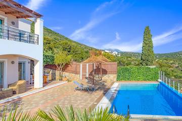 Villa for 4 People in North Crete, Photo 2