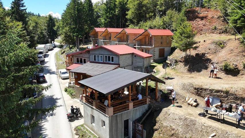 Bungalow für 2 Personen, mit Ausblick und Terrasse in Montenegro