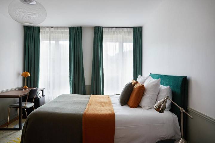 Location de vacances pour 2 personnes, avec vue et jardin ainsi que piscine et sauna, animaux acceptés à Arbois (homonymie) - 4