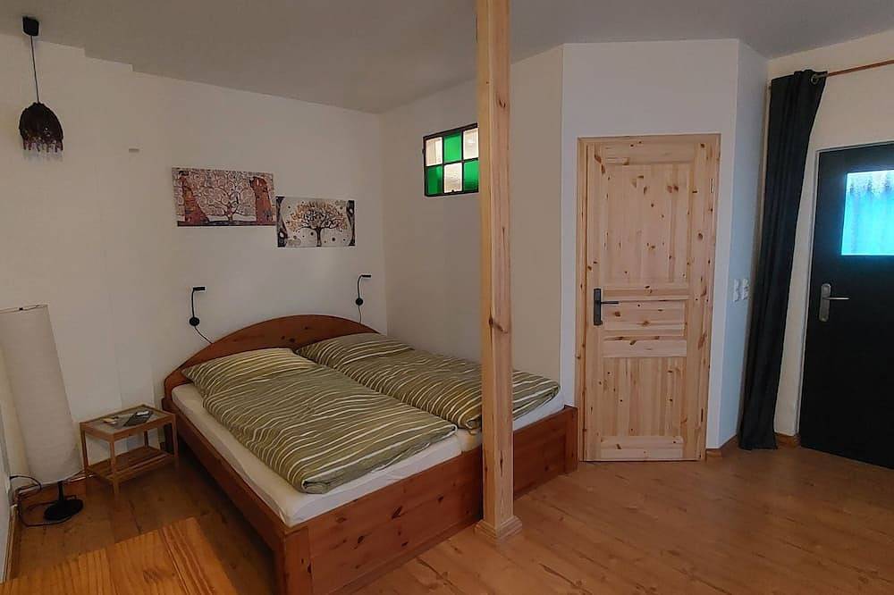 Ganze Wohnung, Moosgrün Ferienzimmer 1 - Eastside in Fürstenberg/Havel, Ruppiner Seenland
