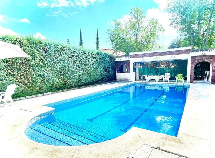 Casa rural para 10 personas, con piscina y jardín, Familias con niños en Cuenca del Alberche - 2