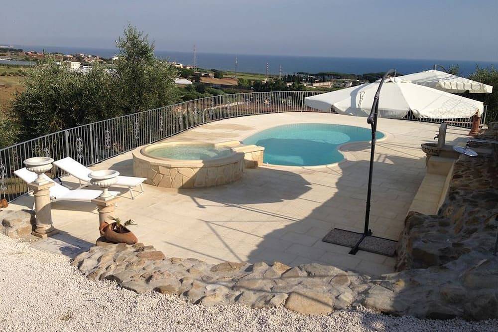 Panoramic Sea View Nuraghe C Typical Dwellings in Santa Marinella, Provincia de Roma