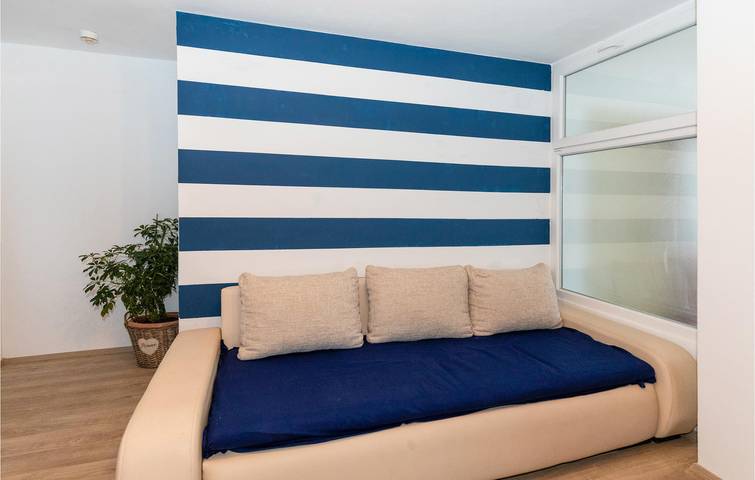 Ganze Ferienwohnung, Charmantes Apartment, 1 km vom Strand entfernt: Modernes Apartment mit WLAN, Klimaanlage und Terrasse in Klek, Dubrovnik-Neretva