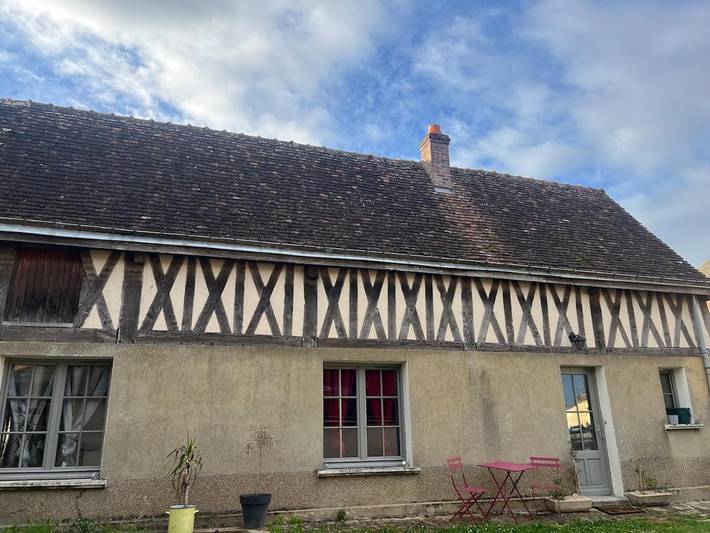 Gîte pour 5 personnes, avec terrasse dans Souday