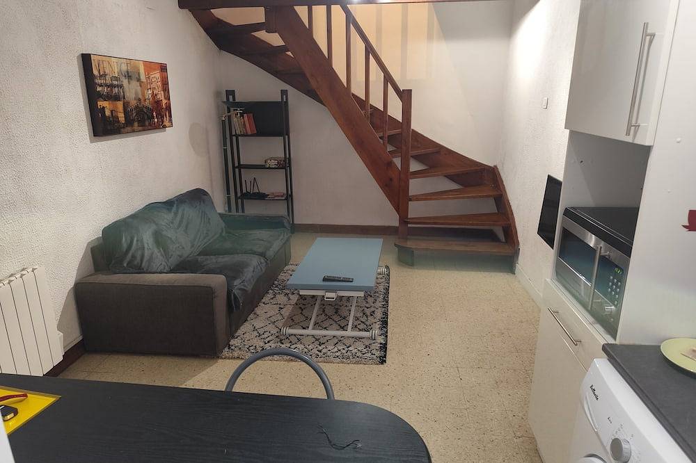 Apartamento entero, Quiet T2 apartment in Provencal village in Cadolive, Marsella region