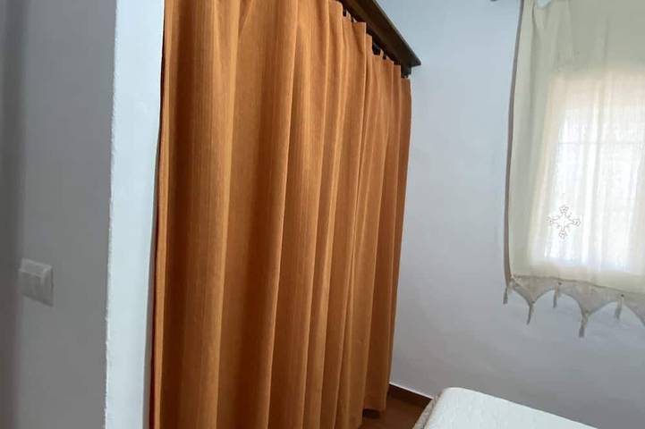 Maison dans une zone rurale très calme avec une accessibilité facile. 3,5 km de la plage in Cajiz, Vélez-Málaga