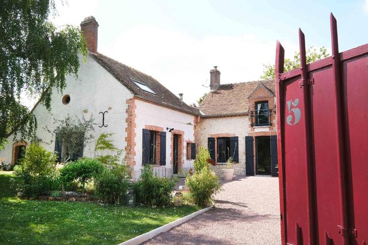 Chambre d’hôte pour 2 personnes, avec Terrasse ainsi que Piscine et Vue