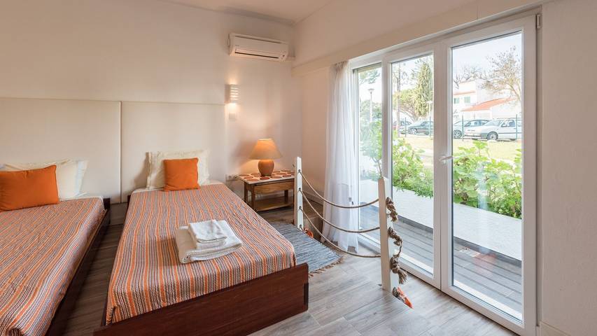 Ganze Wohnung, Ferienwohnung für 3 Personen mit Terrasse in Vilamoura, Quarteira