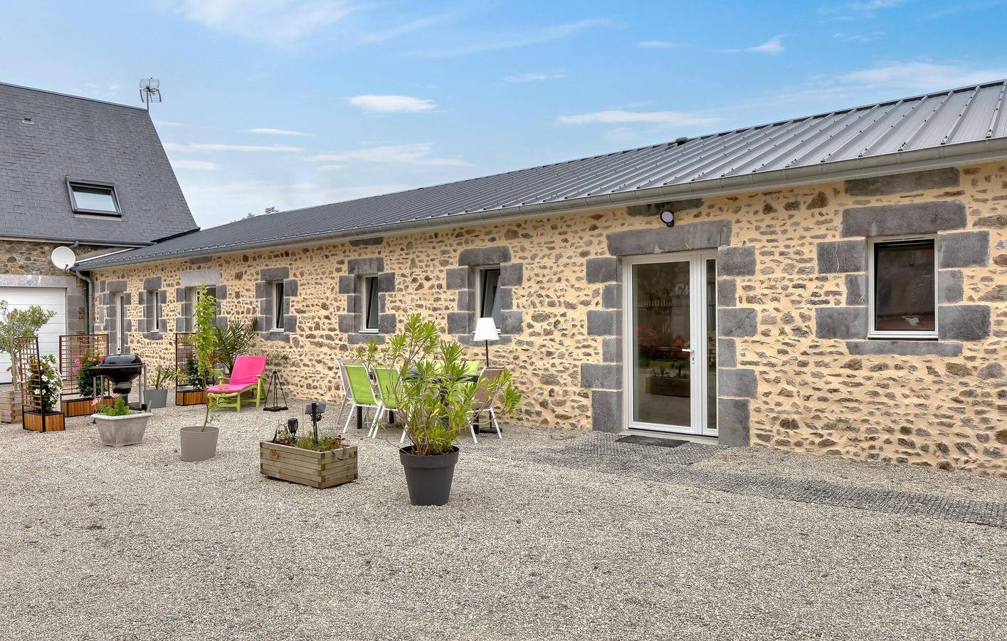 Appartement confortable au bord de la mer avec WiFi, TV, Parking in Gouville-sur-Mer, Région de Coutances