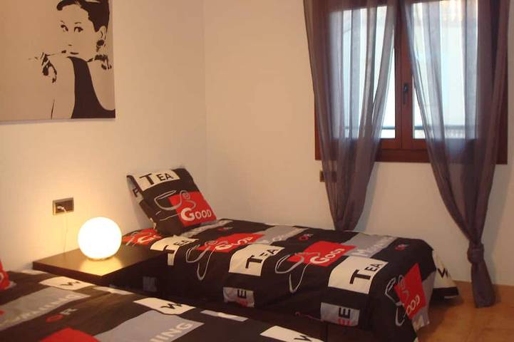 Villa mit Privatpool, Terrassen, 50 m zum Meer, 50 m zum Naturschutzgebiet in Playa de Muro, Muro