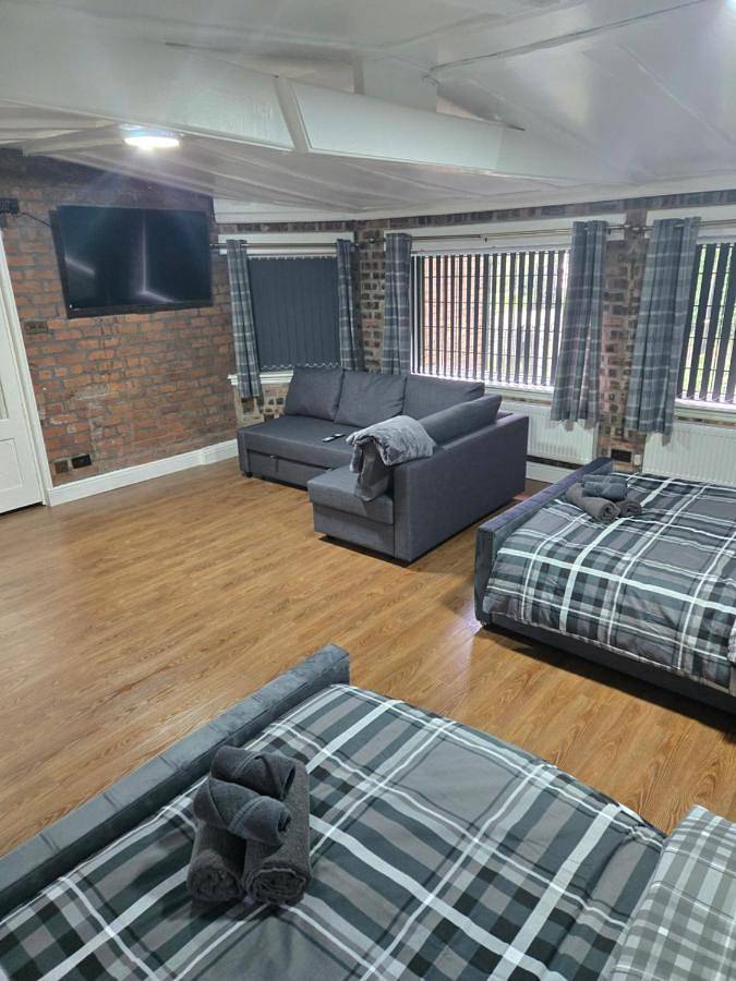 Rainsough Cottage Guest House - Sleeps upto 8 with ensuite - Free Parking & Wifi in Bury, Grand Manchester