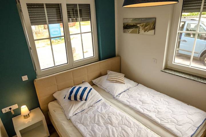 Reethaus \"Windland\" up to 9 persons, 4 bedrooms, 2 bathrooms, wood-burning stove, W-Lan in Rerik, Neubukow-Salzhaff