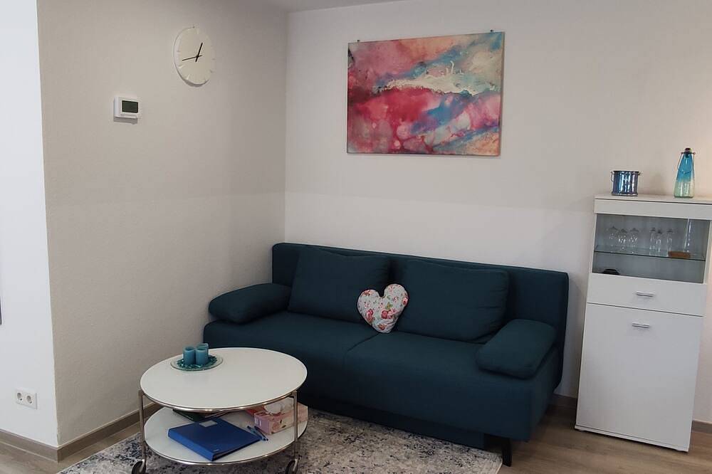 Geheel appartement, Small, lovingly furnished vacation apartment with terrace in Taunusstein, Rheingau-Taunus-Kreis