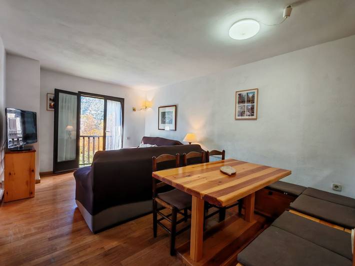 Gîte pour 8 personnes, avec jardin, animaux acceptés dans Vallee De Boi - 3