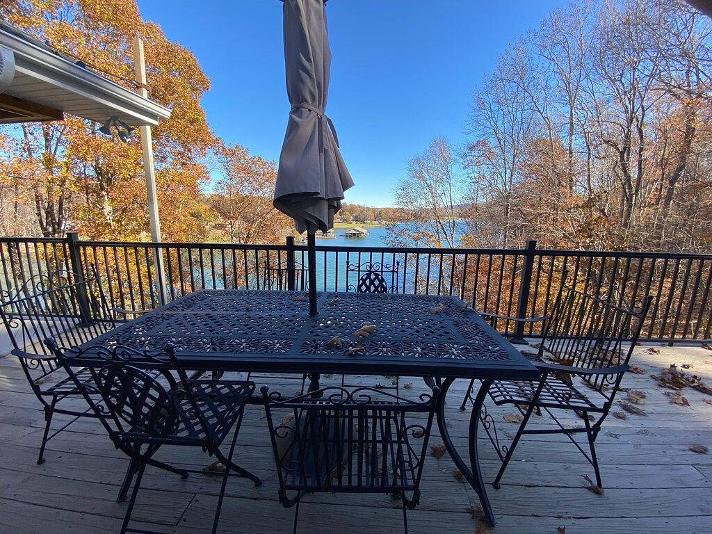 Modern Lakeside Cabin with Stunning Views and Deep Water Access! Pet friendly! in Smith Mountain Lake