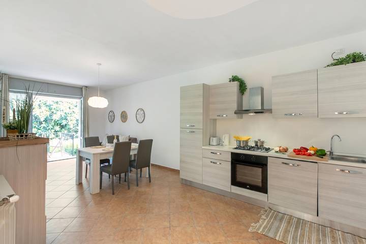 Gîte pour 4 personnes, avec balcon, adapté aux familles dans Ispra - 3