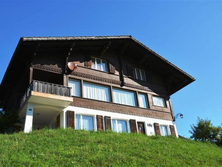 Ferienwohnung für 4 Personen, mit Balkon und Ausblick in Schönried
