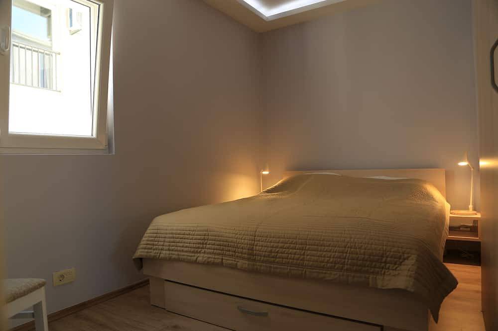 Ganze Wohnung, Neue moderne 1-Bett-Wohnung im alten Hafen von Tivat in der Nähe von Porto Montenegro in Tivat, Boka Kotorska