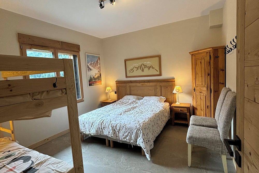 New luxury chalet Morzine la cote d'arbroz. beautiful view in quiet area in La Côte-d'Arbroz, Les Portes du Soleil