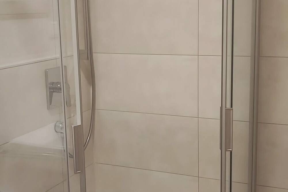 Apartment im Hotel 'Einhorn' mit Bergblick, gemeinsamer Terrasse und Wlan in Schwäbisch Gmünd, Albsteig Etappe 6