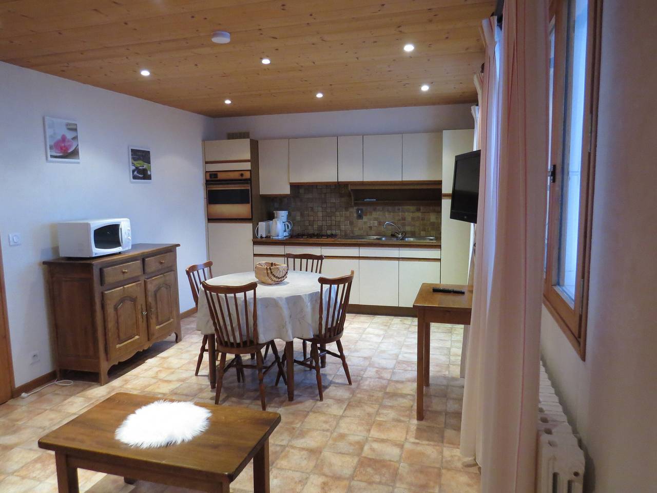 Apartamento entero, Estudio para 3 con balcón y mascotas permitidas, cerca de pistas in Le Grand-Bornand, Región de Annecy