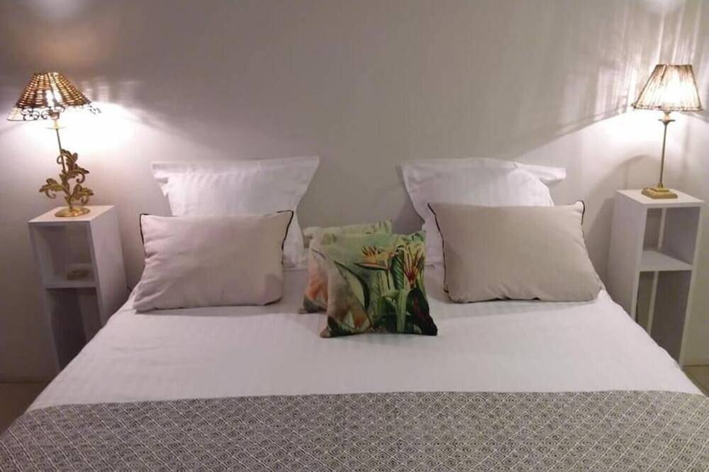 Entire apartment, Le Palace Climatisé au Centre-ville - Piscine - Accès Rapide Plage et Espagne in Perpignan, Côte d'Améthyste