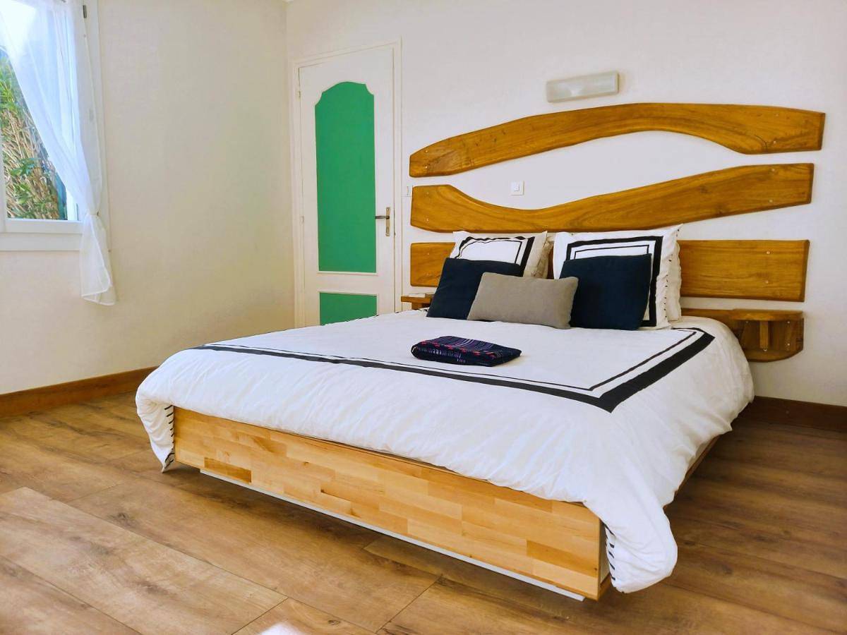 Double Room with Terrace in Lauzerte, Quercy