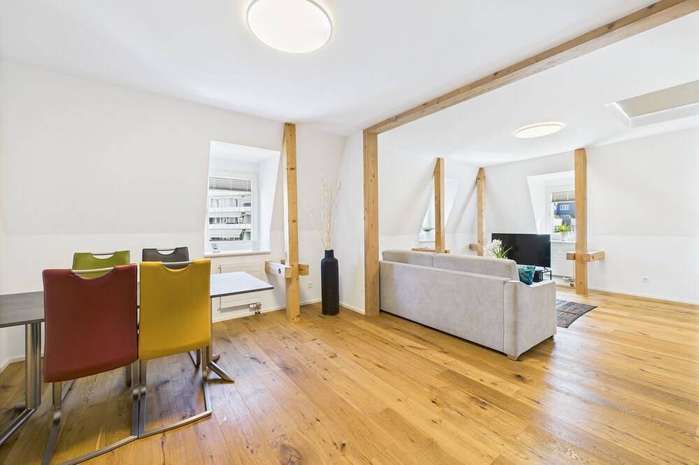 Ganze Wohnung, Schnydershome - Grosszügiges Appartement im Zentrum von Rapperswil in Rapperswil-Jona, Kanton St. Gallen