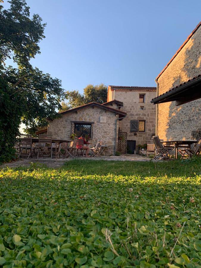 Gîte pour 2 personnes, avec piscine ainsi que vue et jardin à Madaillan - 4
