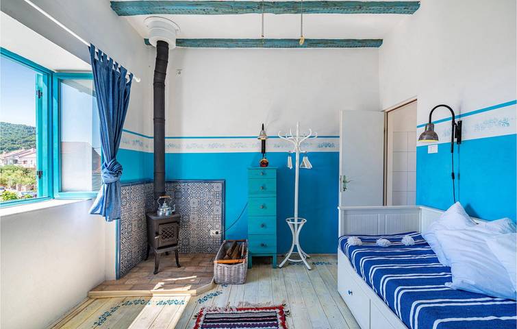 Appartement moderne de 2 chambres avec piscine, Wi-Fi et situé à 200 m du littoral in Preko, Île d'Ugljan