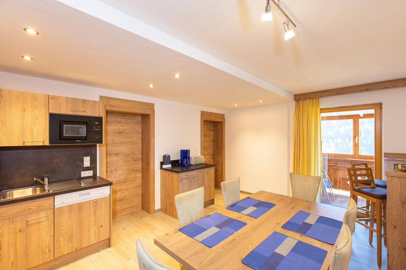 Ganze Ferienwohnung, Appartement A in Gries, Längenfeld