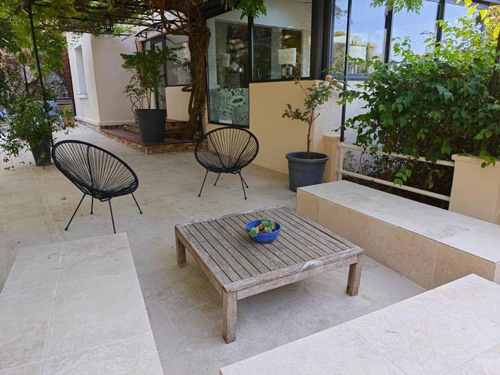 Location de vacances pour 6 personnes, avec Balcon et Jacuzzi ainsi que Terrasse et Jardin à Les Pennes-Mirabeau - 4