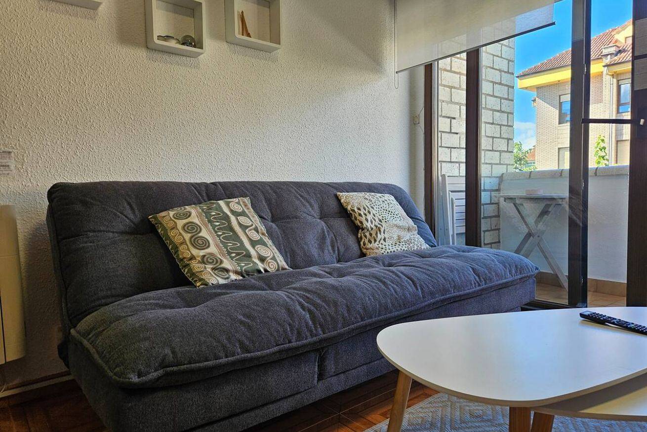 Ganze Wohnung, Cozy Apartment with Wi-Fi & Washer-Dryer in Somo, Ribamontán al Mar