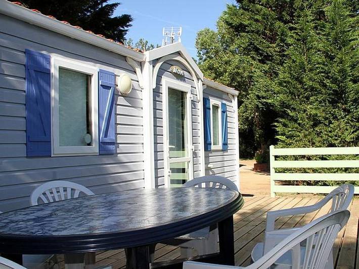 Camping pour 4 personnes, avec bassin pour enfant, animaux acceptés dans le Puy-de-Dôme - 2