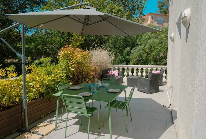 Gîte pour 4 personnes, avec vue et terrasse dans Plage de Magaud
